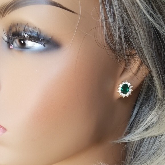 Green stud earrings - Picture 5 of 7